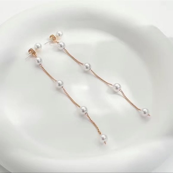 SALE💚 any 3 for $18 💚
Accessories-Long Chain Pearl Drop Earrings - Picture 2 of 6